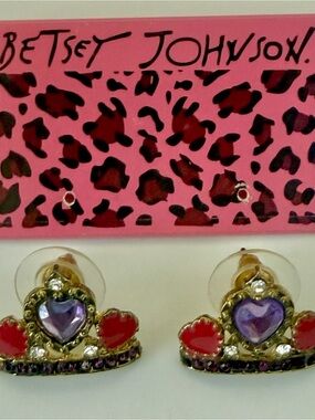 New Betsey Johnson Purple Crystal & Red Enamel Heart Crown Stud Earrings